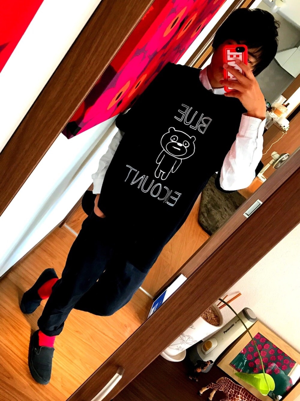 「LIVEコーデ」｜「GUのアイテム（その他パンツ、ブラック系）」を使った、ソラさん（メンズ・170cm）の春コーディネートの1枚目の写真