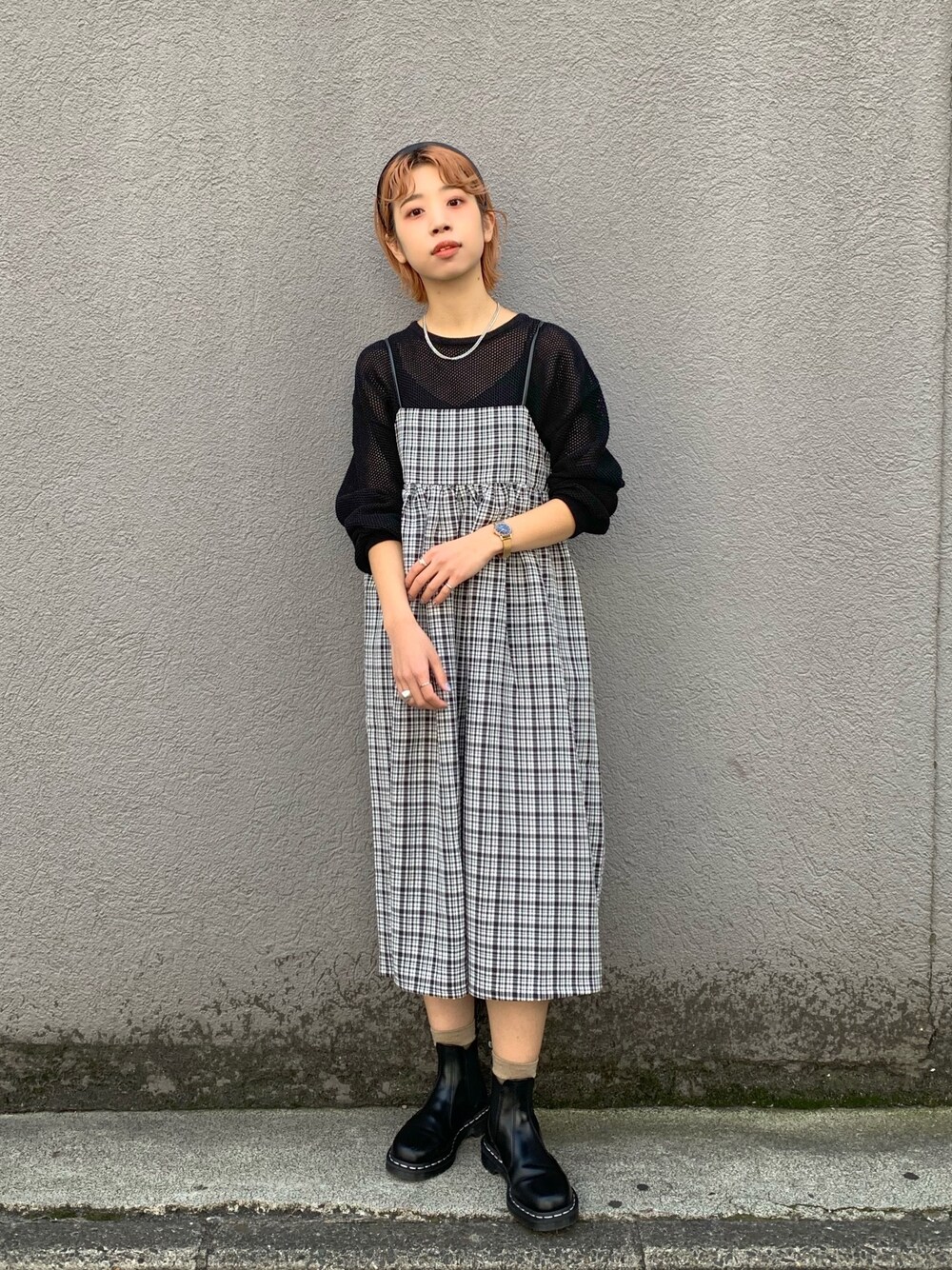 「キャミワンピース、チェックワンピース、メッシュ、Aラインワンピース、モノトーン、モノトーンコーデ、ナチュラル、春服、カジュアルガーリー、カジュアルミックス」｜「CIAOPANICのギャザーチュニックキャミワンピース（チュニック、その他）」を使った、こざるさん（レディース・158cm）の春コーディネートの1枚目の写真