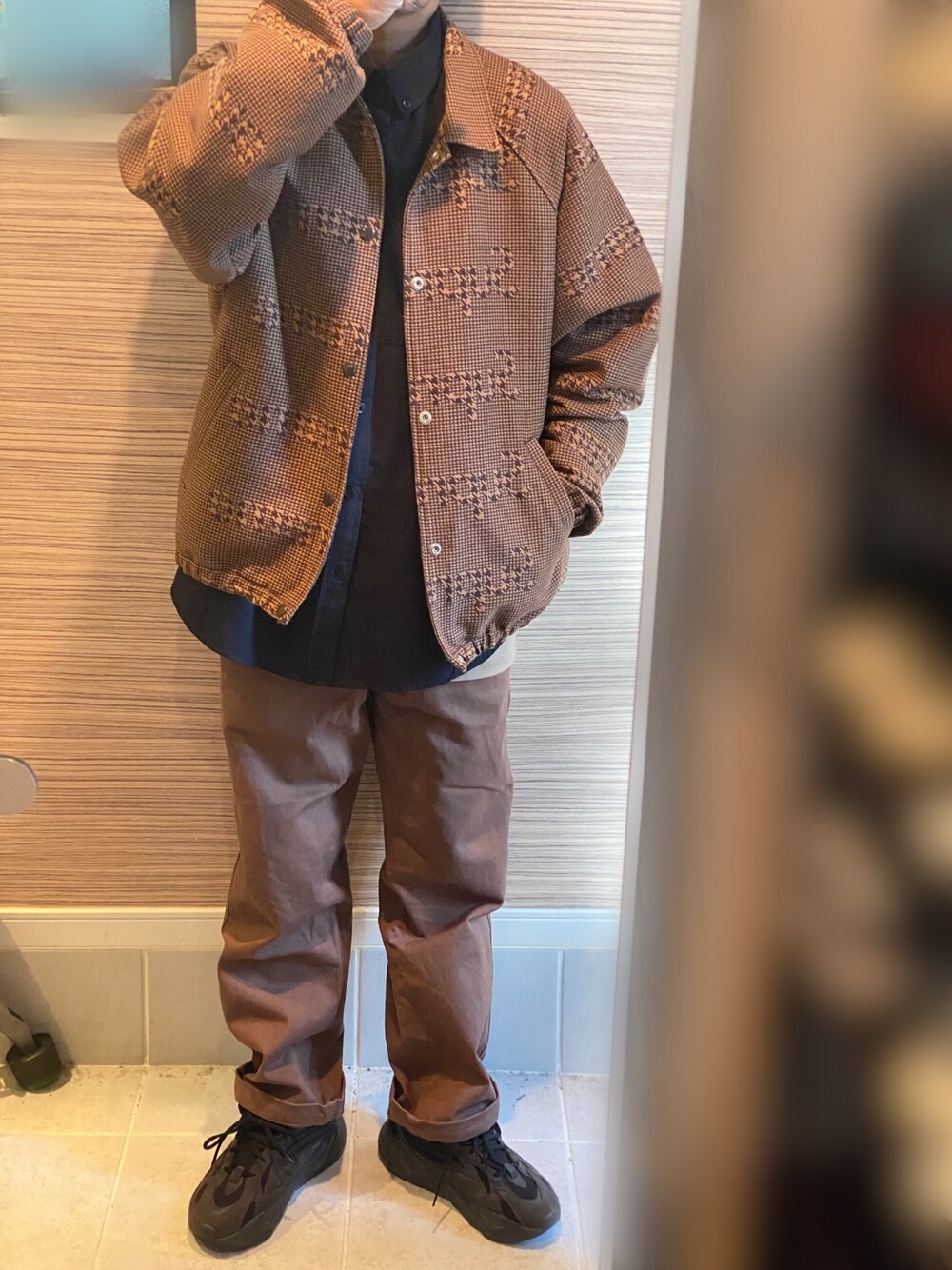 「ビッグシルエット、ブラウンコーデ、ストリート、大人ストリート、イージーブースト」｜「Supreme のアイテム（ブルゾン、ブラウン系）」を使った、doesdoesさん（メンズ・164cm）の冬コーディネートの1枚目の写真