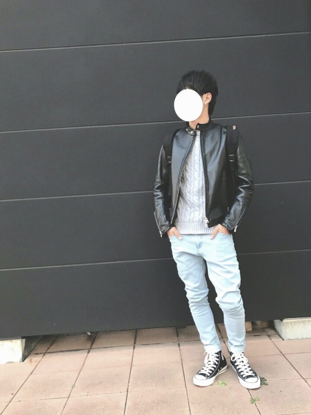 「カジュアル、コンバース、はるコーデ、ライダース、ニット、めがね、デニム、オトナカジュアル、高校生、シンプル」｜「green label relaxingのSC SOFT/COW S-ライダースジャケット（ライダースジャケット、ブラック系）」を使った、はるとさん（メンズ・165cm）の春コーディネートの1枚目の写真
