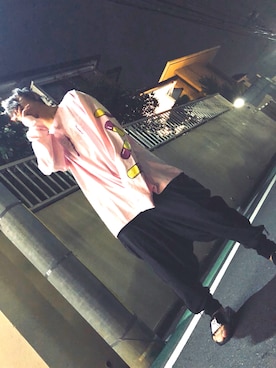 「RIPNDIP（リップンディップ）のアイテム（サンダル）」を使った、成輝さん（メンズ・167cm）の夏コーディネート
