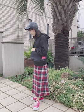 「赤チェック」｜「アイテム（メッセンジャーバッグ）」を使った、Riさん（レディース・159cm）の秋コーディネート