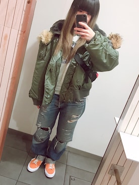 「アイテム（ミリタリージャケット）」を使った、カジさん（レディース・157cm）の冬コーディネート