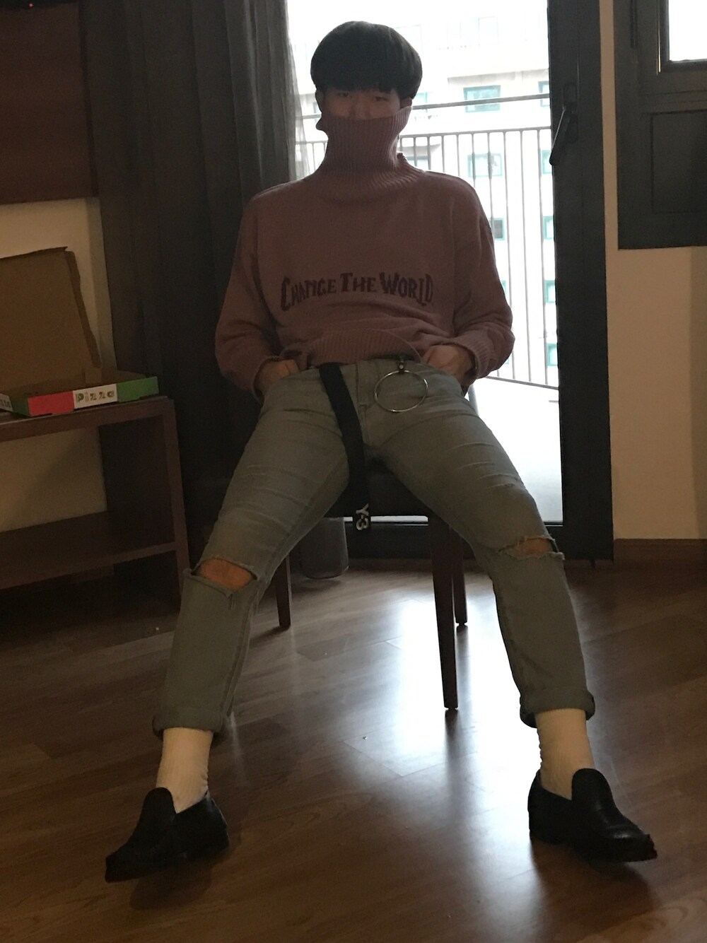 「春コーデ、ootd、ニット、韓国ファッション、韓国ブランド、けーぽっぷ、ジードラゴン、ジミン、ベンベン」｜「13MONTHのアイテム（ニット/セーター、ピンク系）」を使った、ターナーさん（メンズ・180cm）の春コーディネートの1枚目の写真