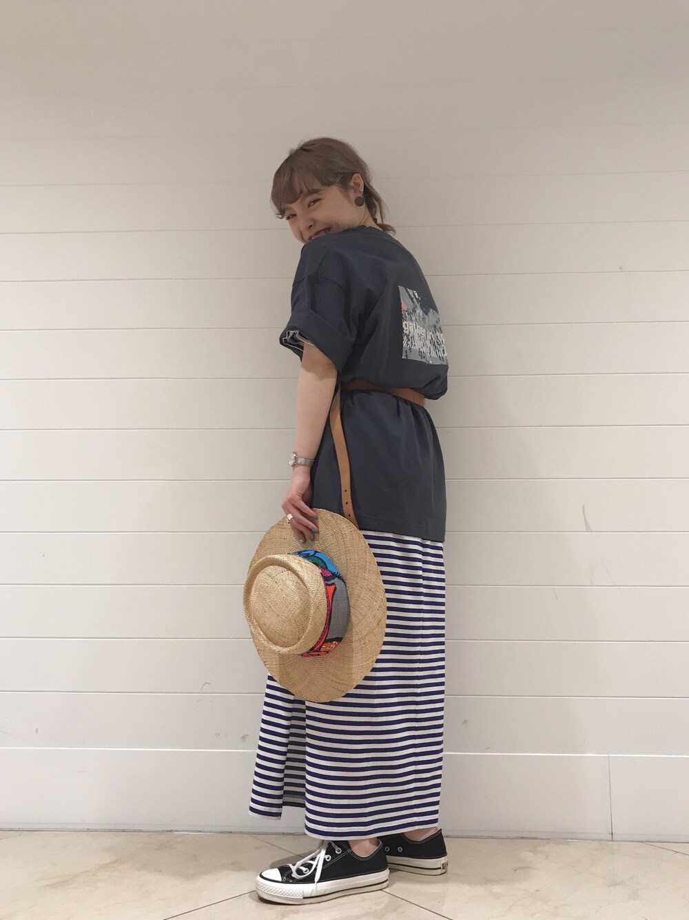 「CONVERSE TOKYO、コンバーストウキョウ、converse、コンバース、トレンドコーデ、夏コーデ、マリン、抜け感、オーバーサイズ、フォトT」｜「CONVERSE TOKYOのTS Ｔシャツ（Tシャツ/カットソー、グレー系）」を使った、MANAさん（レディース・152cm）の春コーディネートの1枚目の写真