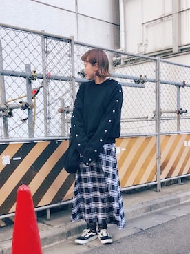 「JOHN LAWRENCE SULLIVAN」｜「アイテム（スウェット）」を使った、a k a n eさん（レディース・166cm）の秋コーディネート