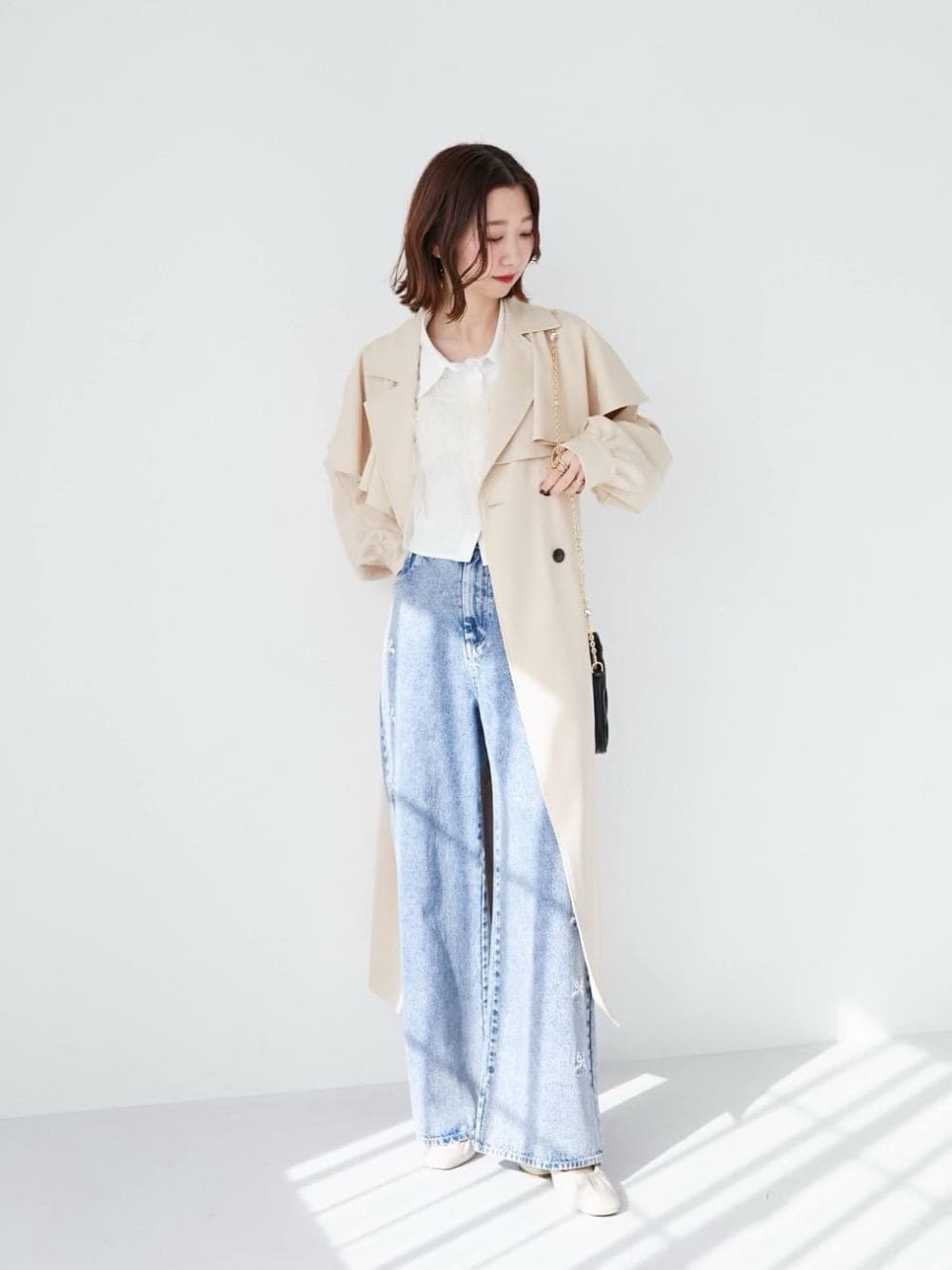 「大人カジュアル、デート、フェミニン、MAJESTIC LEGON、マジェスティックレゴン、大人ファッション、骨格ウェーブ、標準身長、かジュアル、ブルべ夏」｜「MAJESTIC LEGONの【WEB限定XLサイズあり】レディギャザーストラップパンプス（パンプス、ホワイト系）」を使った、nanaさん（レディース・158cm）の冬コーディネートの1枚目の写真