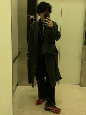 「SALOMON（サロモン）のアイテム（スニーカー、レッド系）」を使った、代表理事さん（メンズ・180cm）の冬コーディネート