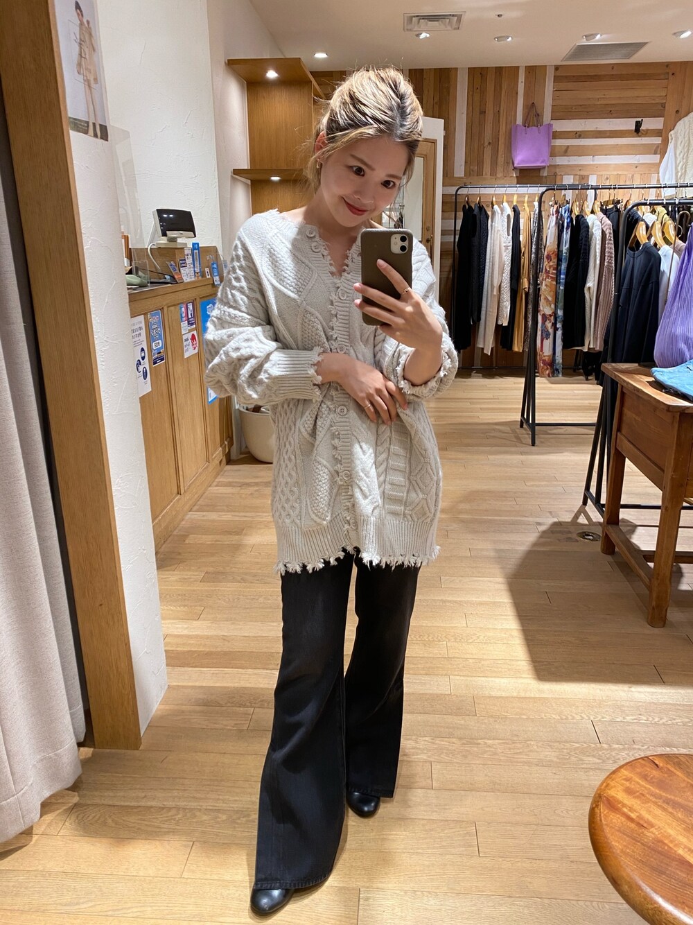 「秋のマイ旬スタイル、秋のコーデ、ニットカーディガン、ケーブルニット、着回しコーデ、フレアデニム、デニム、カーディガン、低身長」｜「CAPRICIEUX LE'MAGEのアラン編2WAYニット（ニット/セーター、ベージュ系）」を使った、miku_lemage さん（レディース・152cm）の秋コーディネートの1枚目の写真