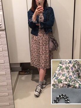 「DHOLIC（ディーホリック）のストラップフリルネックフローラルワンピース（ワンピース、ピンク系）」を使った、ゆみりんさん（レディース・163cm）の春コーディネート