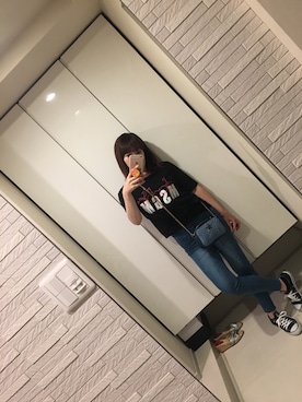 「MSGM（エムエスジーエム）のアイテム（Tシャツ/カットソー、ブラック系）」を使った、ゆみりんさん（レディース・163cm）の夏コーディネート