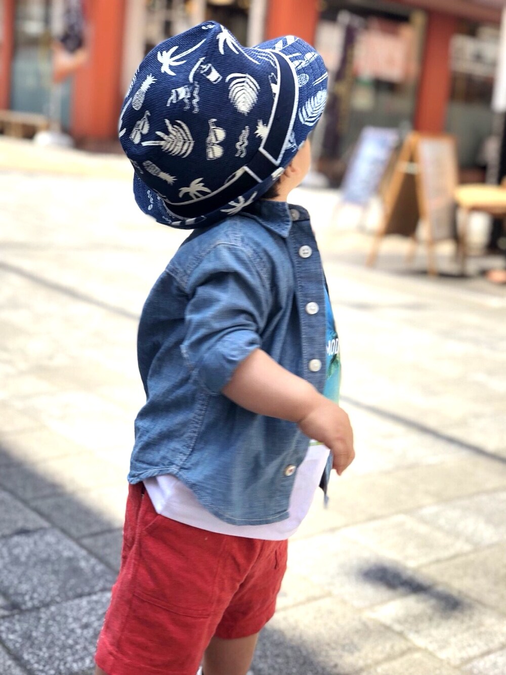 「H&Mのアイテム（Tシャツ/カットソー、ホワイト系）」を使った、Asahi ໒꒱*॰さん（キッズ・80cm）の春コーディネートの1枚目の写真
