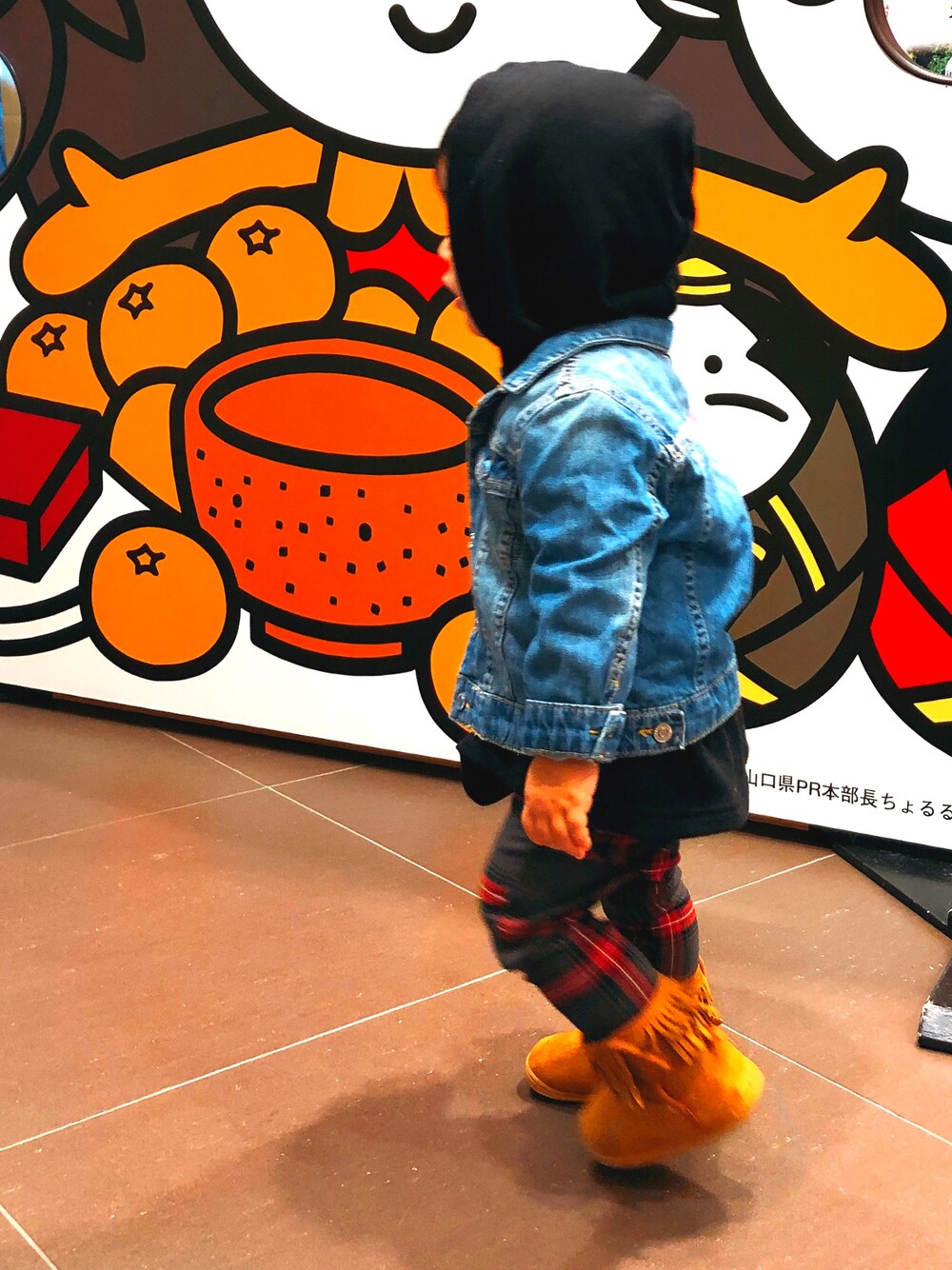 「キッズファッション、秋コーデ、カジュアル、おとこのこ、おしゃれさんと繋がりたい、コスプレ、息子コーデ、男の子、converse、１歳８ヶ月」｜「H&Mのアイテム（デニムジャケット、ブルー系）」を使った、Asahi ໒꒱*॰さん（キッズ・90cm）の秋コーディネートの1枚目の写真