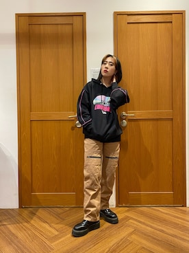 「ストリート女子」｜「アイテム（パーカー）」を使った、久山　由理香さん（レディース・156cm）の春コーディネート