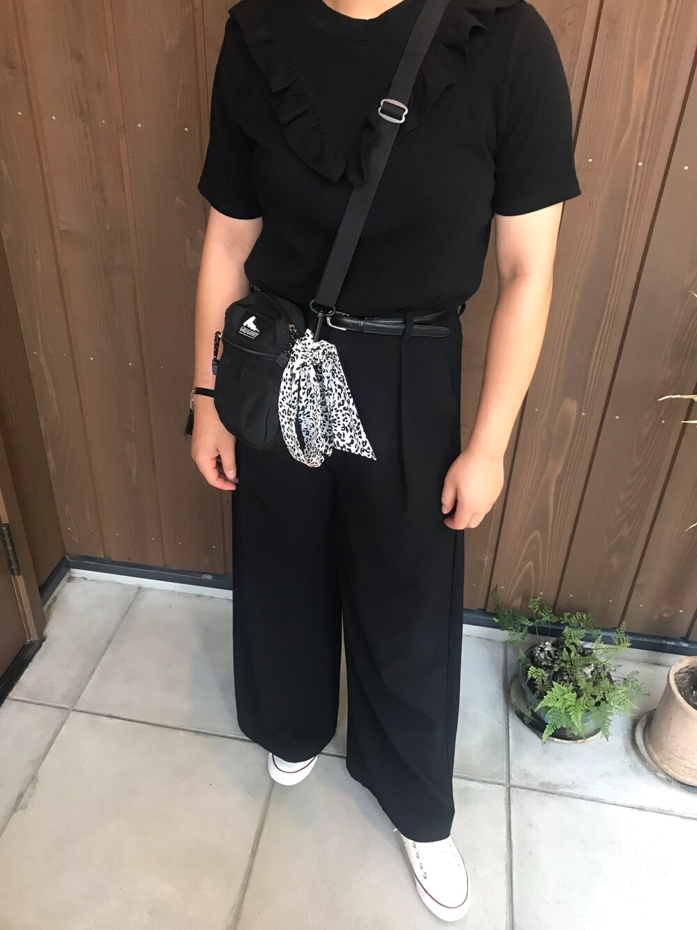 「GUのアイテム（パンツ、ブラック系）」を使った、cocoroさん（レディース・156cm）の夏コーディネートの1枚目の写真