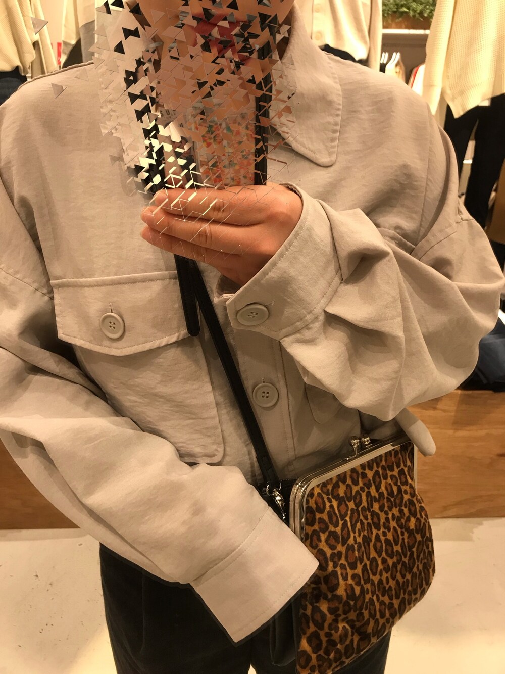 「JEANASISのアイテム（シャツ/ブラウス、ベージュ系）」を使った、cocoroさん（レディース・156cm）の冬コーディネートの1枚目の写真