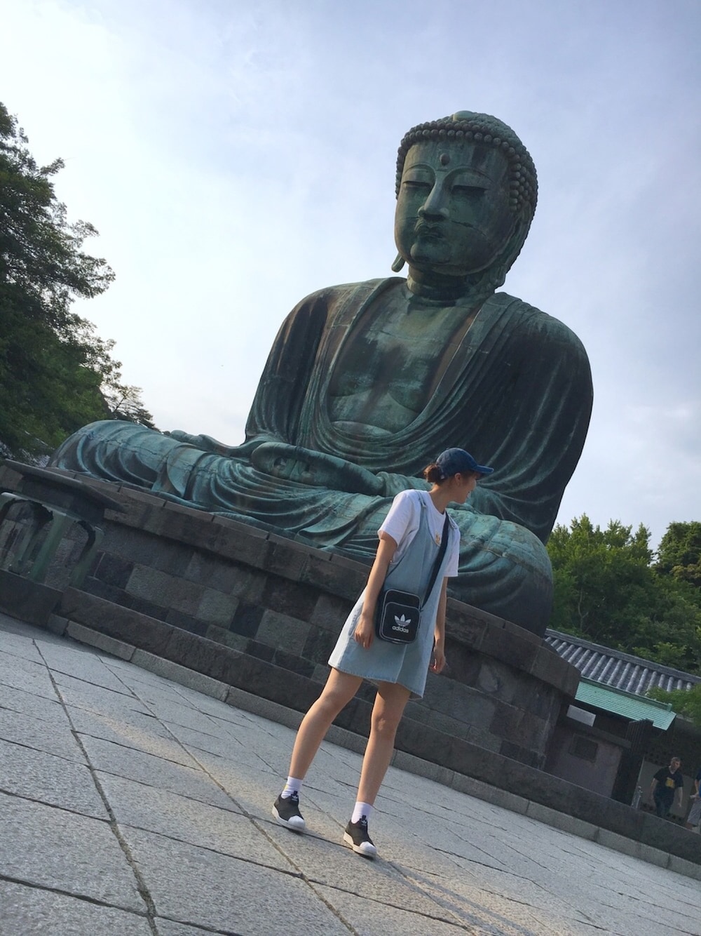 「ootd、鎌倉、休日スタイル、adidas、guess」｜「GuessのDENIM 6 PANEL CAP (デニム 6パネル キャップ)（キャップ、ブルー系）」を使った、ゆいさん（レディース・170cm）の夏コーディネートの1枚目の写真
