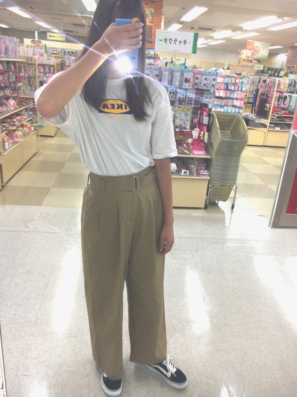 「ootd、カジュアルコーデ、プチプラコーデ、ワイドパンツ、IKEA、GU、oldskool、お祭り、summer」｜「GUのアイテム（パンツ、ベージュ系）」を使った、ゆいさん（レディース・170cm）の夏コーディネートの1枚目の写真