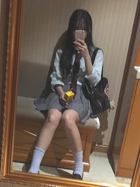 「漉原のアイテム（スカート、グレー系）」を使った、Kurosawa Mangokoさん（レディース）の夏コーディネート