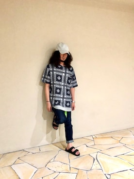 「OPENING CEREMONY（オープニングセレモニー）のアイテム」を使った、藤井 すぐるさん（メンズ・170cm）の夏コーディネート