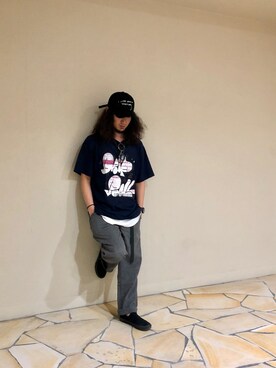 「MARGARET HOWEEL」｜「アイテム（アクセサリー）」を使った、藤井 すぐるさん（メンズ・170cm）の夏コーディネート