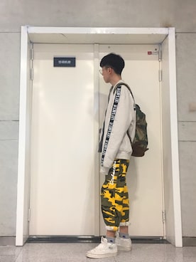 「PULL&BEAR（プルアンドベア）のアイテム（バッグ）」を使った、北北先生爱看花さん（メンズ・180cm）の春コーディネート