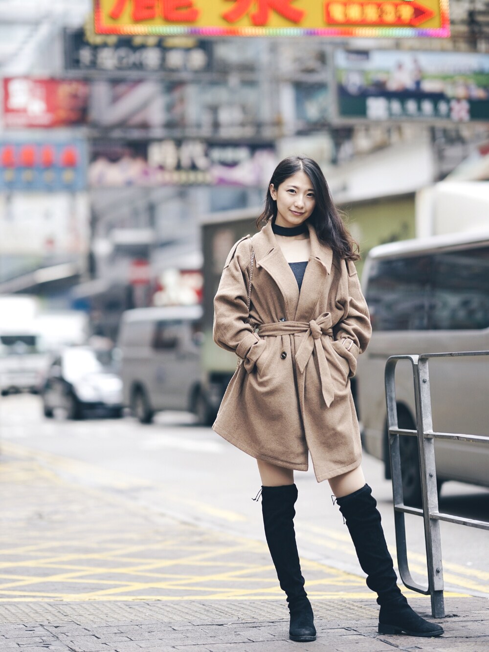 「大衣、香港、过膝靴」｜「chuuのアイテム（ダッフルコート、ベージュ系）」を使った、cccxunさん（レディース・173cm）の夏コーディネートの1枚目の写真