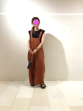「ブラウン×ブラック」｜「アイテム（オールインワン・サロペット）」を使った、emi☺︎さん（レディース・165cm）の夏コーディネート
