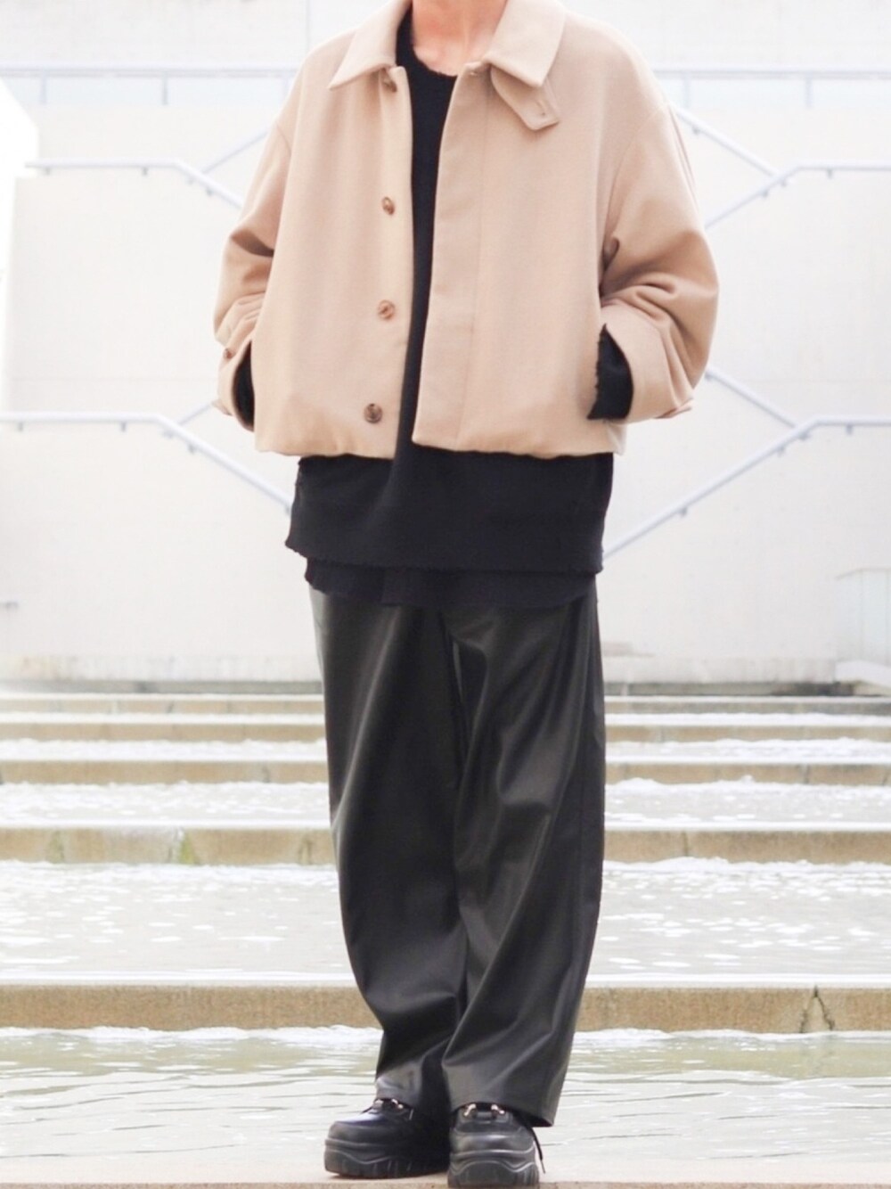 「GUのアイテム（パンツ、ブラック系）」を使った、あすさん（メンズ・176cm）の冬コーディネートの1枚目の写真