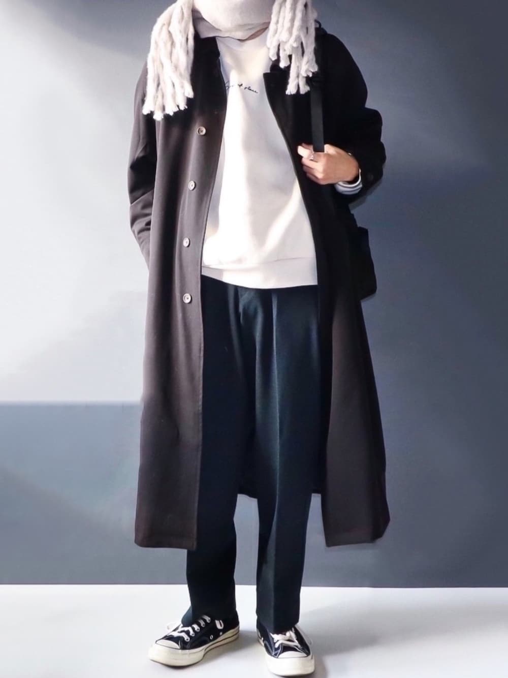 「私の推しブランド」｜「remerのloose soutien collar long coat/ルーズステンカラーコート（ステンカラーコート、ブラック系）」を使った、あすさん（メンズ・176cm）の冬コーディネートの1枚目の写真