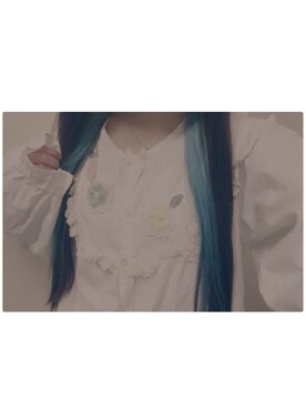 「古着のアイテム（シャツ/ブラウス、ホワイト系）」を使った、ほのか＊おしくらまんじゅさん（レディース）の春コーディネート