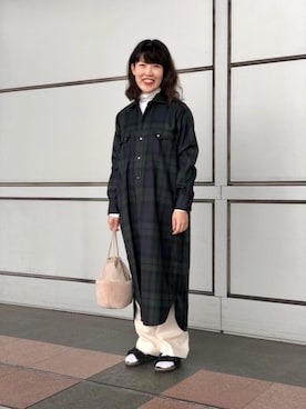 「TICCA（ティッカ）のアイテム（シャツワンピース）」を使った、Toidaさん（レディース・162cm）の秋コーディネート