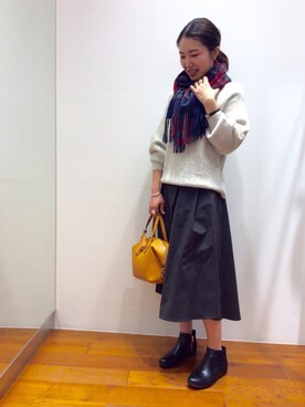 「URBAN RESEARCH ROSSO WOMEN（アーバンリサーチ　ロッソ）のアイテム（ストール/ショール）」を使った、ROSSOエスパル仙台店さん（レディース・150cm）の秋コーディネート