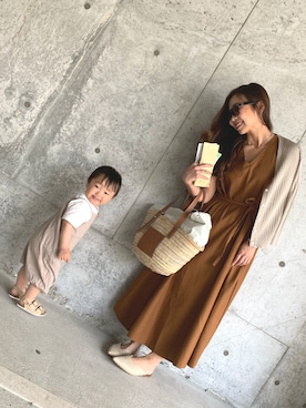 「LOEWE（ロエベ）のアイテム（かごバッグ、ベージュ系）」を使った、makiさん（レディース・157cm）の春コーディネート