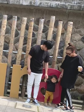 「家族旅行」｜「アイテム（サンダル）」を使った、makiさん（レディース・157cm）の春コーディネート