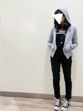 「黒スキニー」｜「アイテム（オールインワン・サロペット）」を使った、bmmさん（レディース・155cm）の冬コーディネート