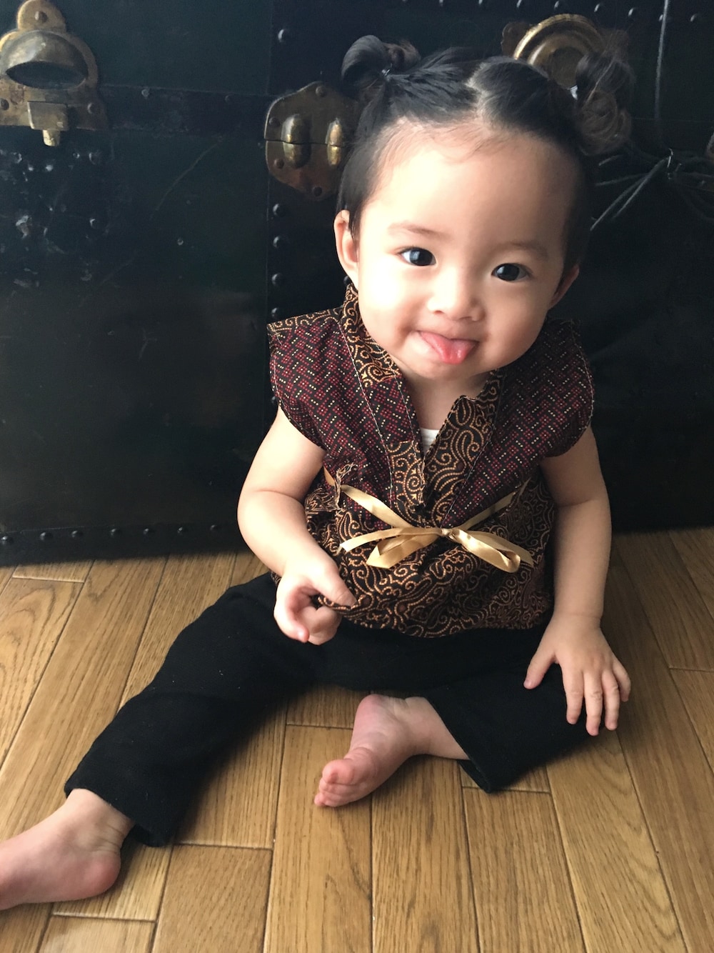 「no brandのアイテム（マタニティウェア/グッズ、ブラウン系）」を使った、ruby12・mさん（キッズ・70cm）の冬コーディネートの1枚目の写真