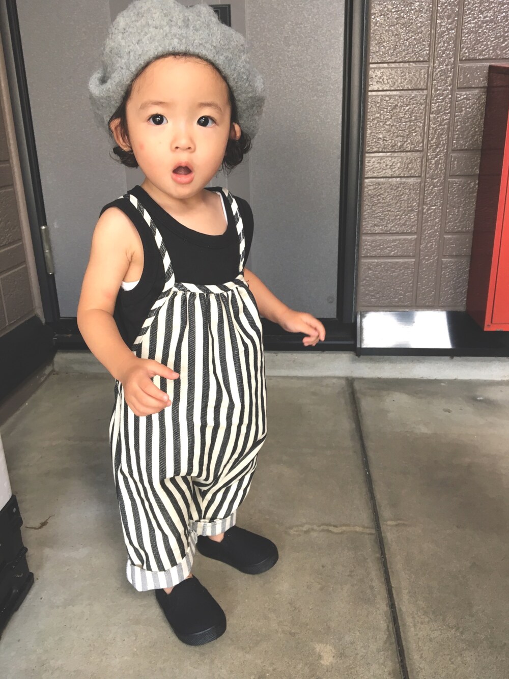 「プチプラコーデ、女の子、1歳4ヶ月、夏コーデ、ラフ」｜「インポートのアイテム（サロペット/オーバーオール、ブラック系）」を使った、ruby12・mさん（キッズ・80cm）の夏コーディネートの1枚目の写真