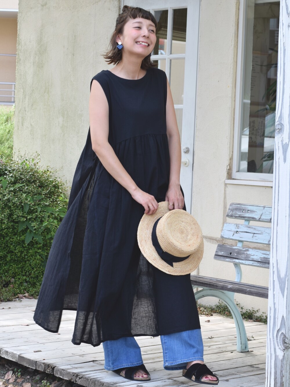 「シンプル、夏コーデ、デニム、おしゃれさんと繋がりたい、お洒落さんとつながりたい、ママコーデ、ママファッション、ootd、ノースリーブワンピース、オトナカジュアル」｜「鎌倉帽子店のアイテム（帽子、ベージュ系）」を使った、Lisaさん（レディース・158cm）の秋コーディネートの1枚目の写真