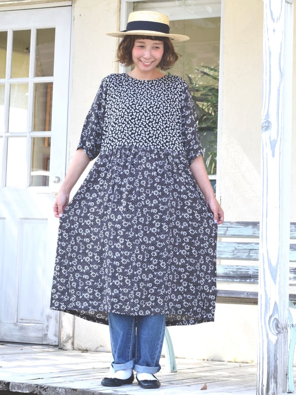 「秋、ワンピース、ガーリー、花柄、花柄ワンピース、おしゃれさんと繋がりたい、ママコーデ、カンカン帽、楽チンコーデ、ootd」｜「HEART MARKETのアイテム（ワンピース、ブラック系）」を使った、Lisaさん（レディース・158cm）の秋コーディネートの1枚目の写真