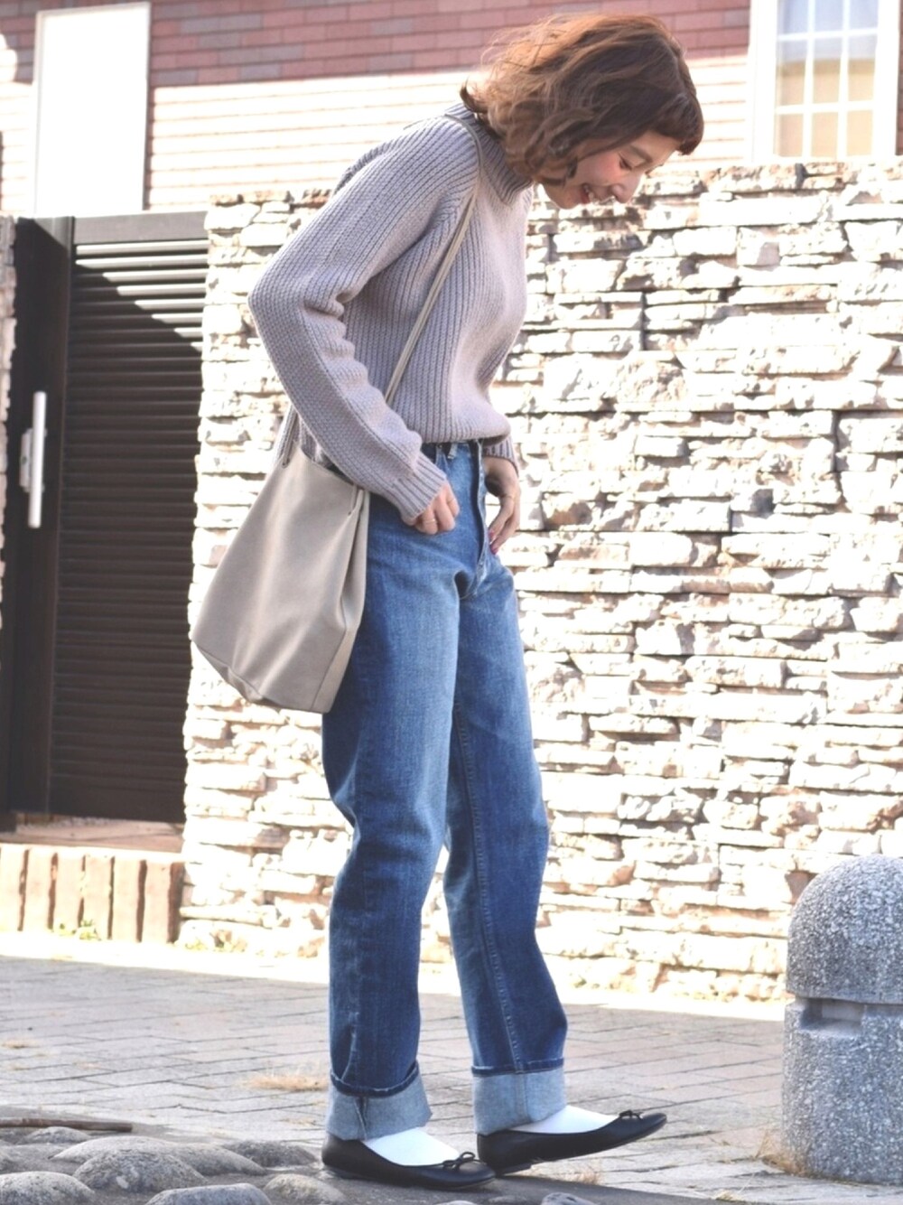 「カジュアルコーデ、デニム、オトナ女子、おしゃれさんと繋がりたい、ニット、ママコーデ、ootd、いいね、save、フォローお願いします🤑、シンプル、オトナカジュアル」｜「HEART MARKETのアイテム（ニット/セーター、グレー系）」を使った、Lisaさん（レディース・158cm）の冬コーディネートの1枚目の写真