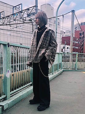 「JOHN LAWRENCE SULLIVAN（ジョンローレンスサリバン）のアイテム（スラックス）」を使った、keisuke_atobeさん（メンズ・170cm）の冬コーディネート