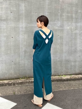 「アイテム（デニムパンツ、ベージュ系）」を使った、Yukiさん（レディース・161cm）の春コーディネート