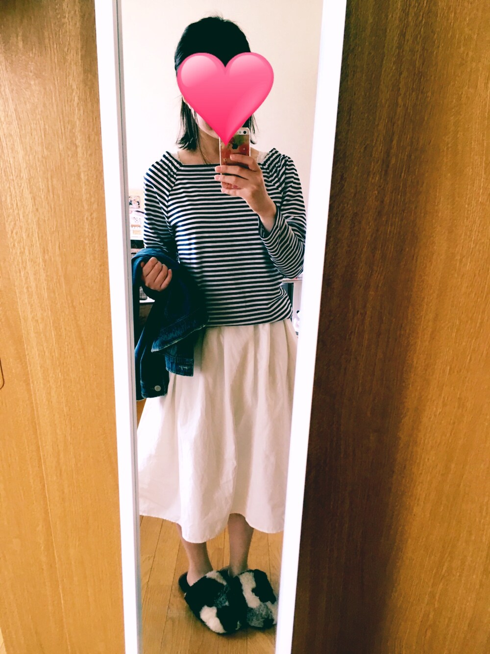 「ロングスカート、デニムジャケット、プチプラ、GU、GRL、休日、お買い物、図書館、おひとりさま」｜「PAGEBOYのレースキャミソール（キャミソール、グレー系）」を使った、yukaaさん（レディース・153cm）の春コーディネートの1枚目の写真