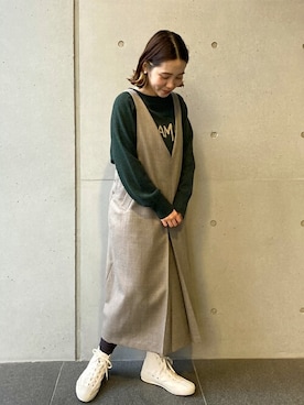 「アイテム（ジャンパースカート、ベージュ系）」を使った、LOISIR_staffさん（レディース・156cm）の秋コーディネート