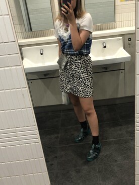 「アイテム（ボディバッグ/ウエストポーチ、シルバー系）」を使った、Saikiさん（レディース・156cm）の秋コーディネート