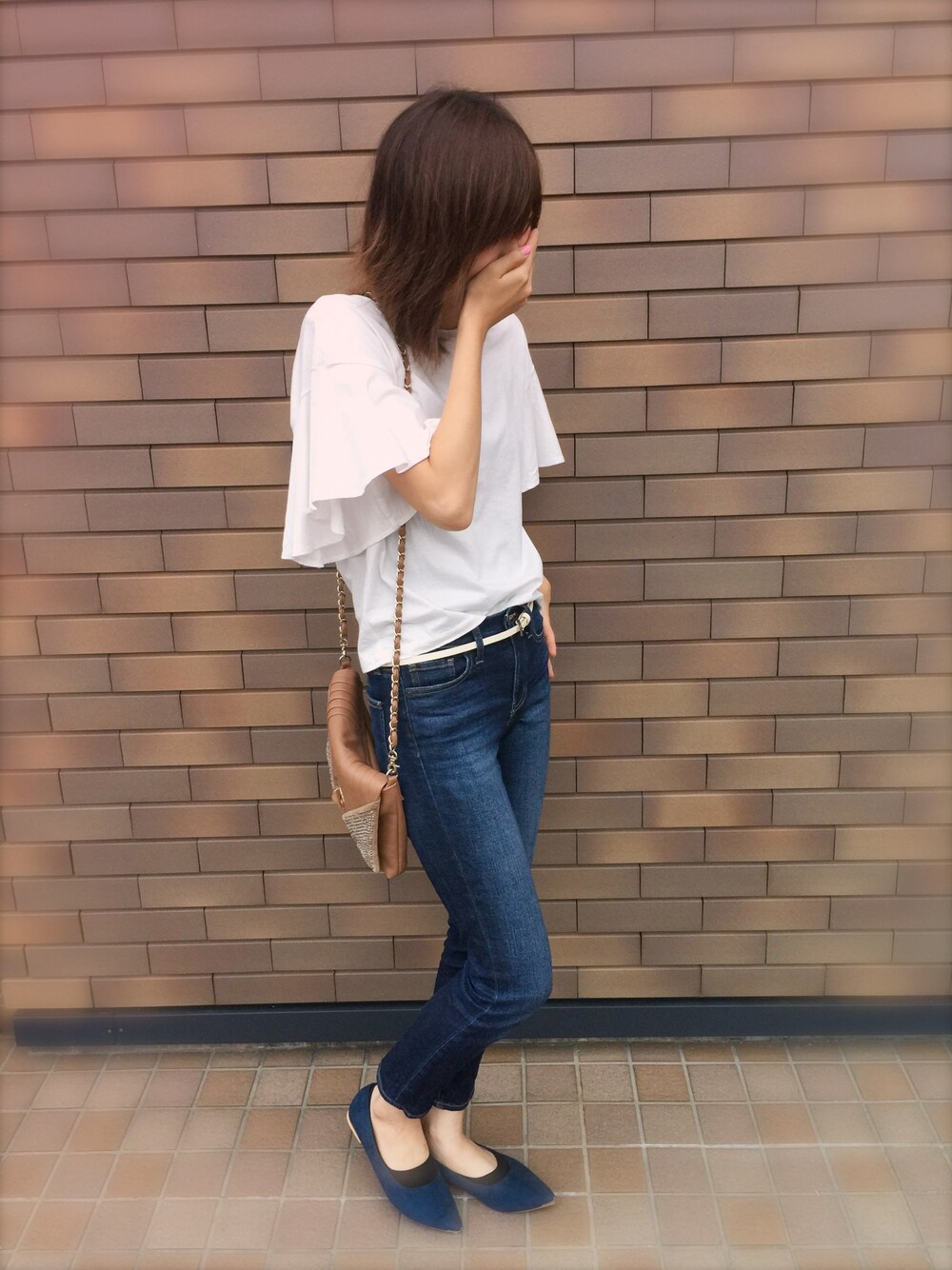 「UNIQLOコーデ、UNIQLO、フレア袖、ジーンズ、オトナ女子、シンプルコーデ、着回しコーデ、プチプラコーデ」｜「UNIQLOのアイテム（Tシャツ/カットソー、ホワイト系）」を使った、민은혜さん（レディース・168cm）の夏コーディネートの1枚目の写真