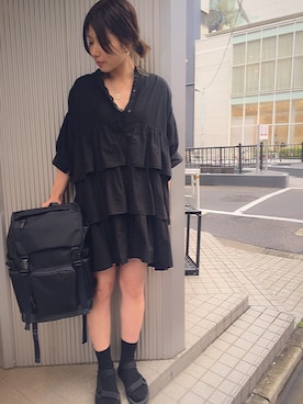 「アイテム（シャツワンピース、ブラック系）」を使った、minahoさん（レディース・168cm）の夏コーディネート