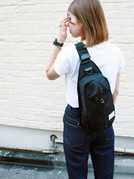 「CASIO（カシオ）のCASIO カシオ/ ANALOGUE ARABIC アナログアラビック ラバーベルト 10気圧防水 腕時計 /// MRWシリーズ（アナログ腕時計）」を使った、minahoさん（レディース・168cm）の秋コーディネート