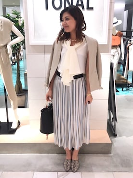 「ノーカラージャケット」｜「アイテム（アクセサリー）」を使った、IKUEさん（レディース・167cm）の春コーディネート